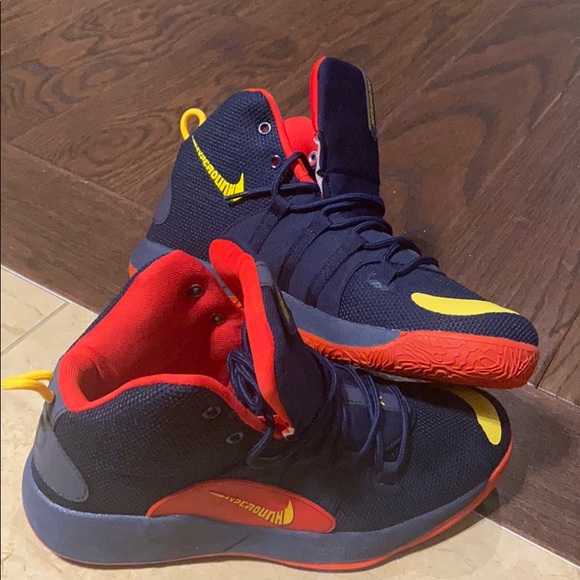 Basketball Shoes - Picture 2 of 2